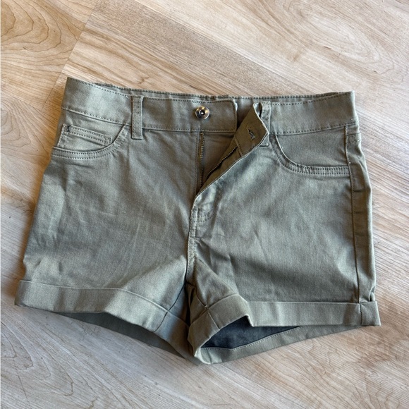 Ardene Olive Green Women Shorts - Picture 2 of 5